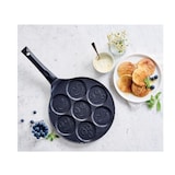 thumbnail of Poêle à blinis 26 cm pour 7 blinis -  Noir Rond Fonte D'aluminium Beka 47.00x26.00 cm