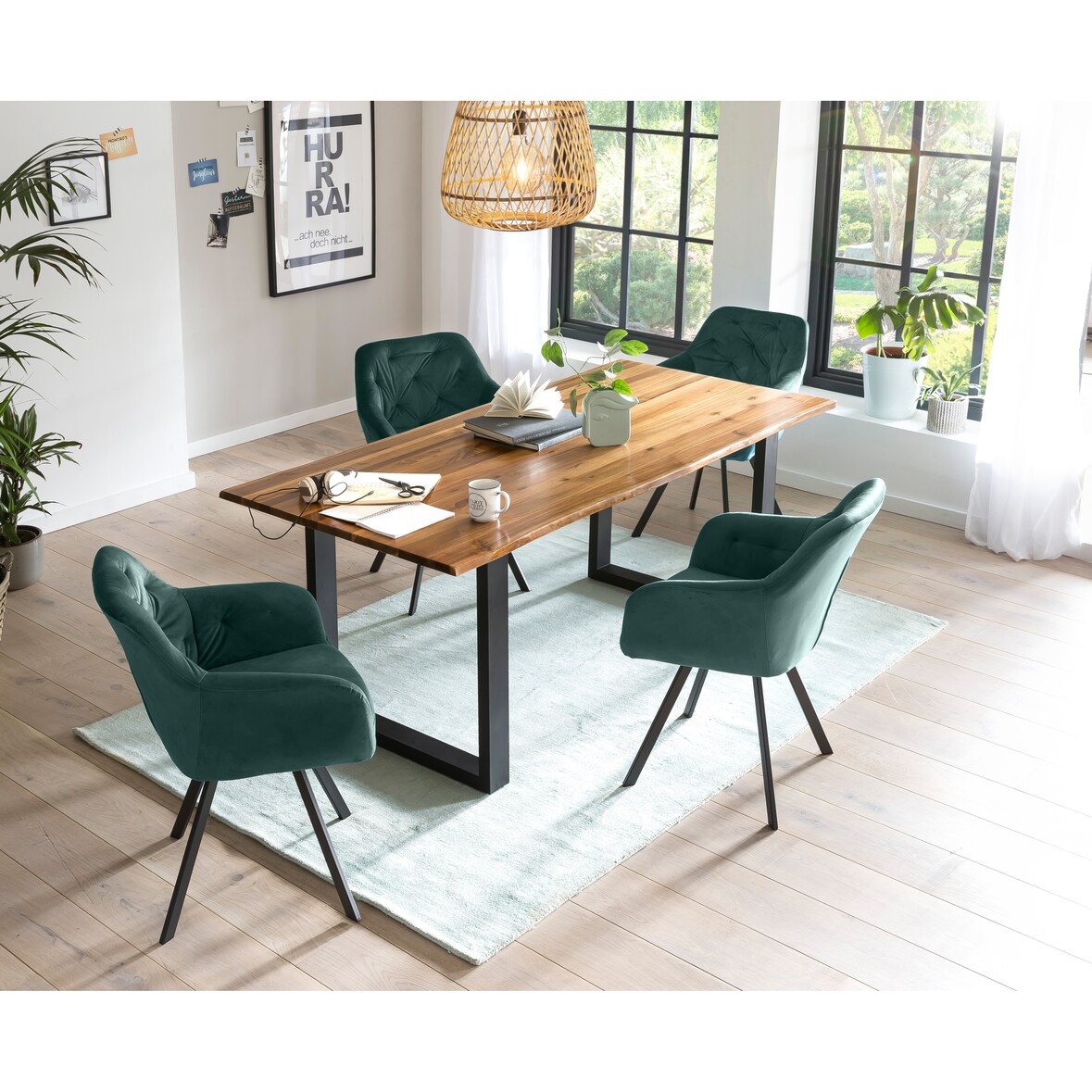 SalesFever Esstischgruppe 5-tlg., 160x85cm, Platte Akazie 26mm cognac, Metallgestell schwarz, 4 Armlehnstühle 360° drehbar Samt