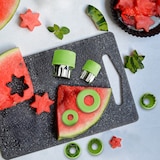 thumbnail of Relaxdays Ausstechformen klein, 20er Set, für Gemüse, Obst, Plätzchen, Mini Ausstecher mit Griff, Edelstahl, grün/silber