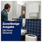 thumbnail of Tork zigzag papieren handdoeken groen H3,  voor papieren handdoekdispensers, absorberend en scheurvast, 2-laags, 15 x 250 doeken, 290273