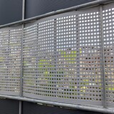 thumbnail of zaun|zu® Sichtschutzstreifen Rille Gelocht 30 Prozent PP Streifen Braun 26m