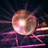 thumbnail of Relaxdays Discokugel, Ø 30 cm, Deko Spiegelkugel zum Aufhängen, große Partykugel mit Metallöse, Discoball Party, silber