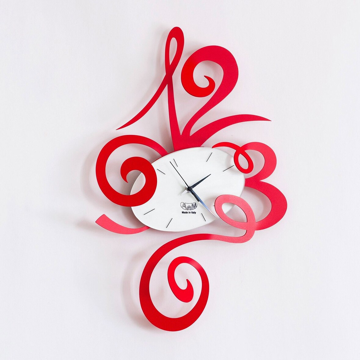 Orologio da parete Robin rosso 34x51cm cm in acciaio, design minimal e silenzioso per casa e ufficio, made in Italy