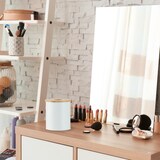 thumbnail of Relaxdays Kosmetikeimer, 2 Liter, Bambusdeckel mit Loch, runder Badmülleimer, Mülleimer für Bad & Schminktisch, weiß