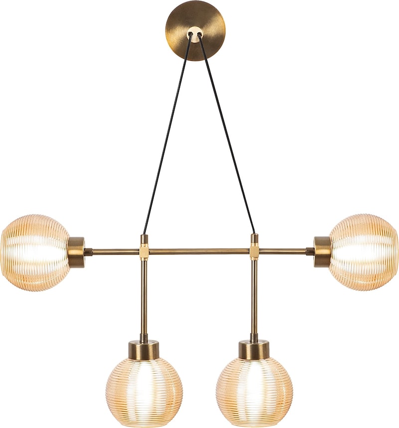 Eine Lampe mit vier Glaskugeln und Metall.