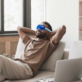 thumbnail of Relaxdays Augenmaske kühlend & wärmend, 2er Set, Gelperlen, Kühlmaske für Augen, Kühlbrille mit Klettverschluss, blau