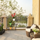 thumbnail of Relaxdays Blumenregal, 3 Ebenen, klappbar, Indoor & Outdoor, Metall, Vintage Pflanzenregal, HBT 100x50x25 cm, schwarz
