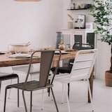 thumbnail of Chaise en métal blanche