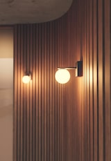 thumbnail of Sphere Wall 9W LED-Außenwandleuchte IP54, 360°-Licht, 2700K Mattweiß, CRI > 90, modernes Kugel-Design - Beneito & Faure