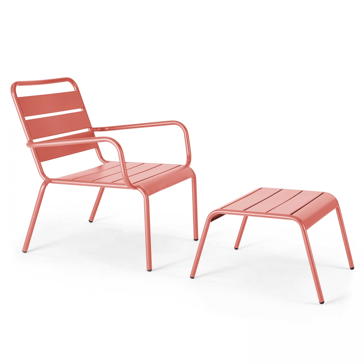 Relaxfauteuil en voetensteun van kleimetaal