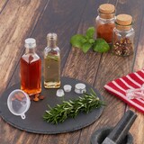 thumbnail of Relaxdays kleine Flaschen, 24er Set, 100 ml, Glasflaschen zum Befüllen, Schraubverschluss & Korken, transparent/silber