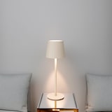 thumbnail of WellHome - Lámpara de Mesa Crema LED recargable con 24 luces blancas cálidas y 3 niveles de brillo Ø9x27,5cm