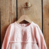 thumbnail of Relaxdays Kinder Kleiderbügel, 20er Set, Hosenstange, Hemd, 360 Grad drehbar, Mädchen, Jungen, Baby Bügel, Holz, natur