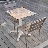 thumbnail of Set Terrassentisch aus Laminat in heller Eiche und 2 Stühlen in Taupe