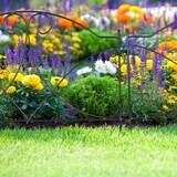 thumbnail of Relaxdays Beetzaun, H x B: 43 x 55 cm, 6 Zaunelemente, Garten Beeteinfassung zum Stecken, Metall, Vintage-Look, schwarz