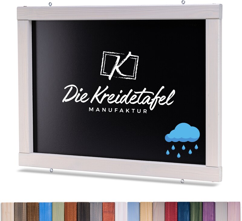 Eine Tafel mit einem Holzrahmen und einer Wolke.