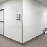 thumbnail of Edelstahl Wandkantenschutz 1500mm - Eckschutzwinkel Eckschutzprofil EG - 30x30mm