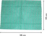 thumbnail of Grüne Welle, Universaltücher mit Textilcharakter, grün-weiß, 55 % Viskose, 45 % Polyester, ca. 25x38 cm, 100 Tücher