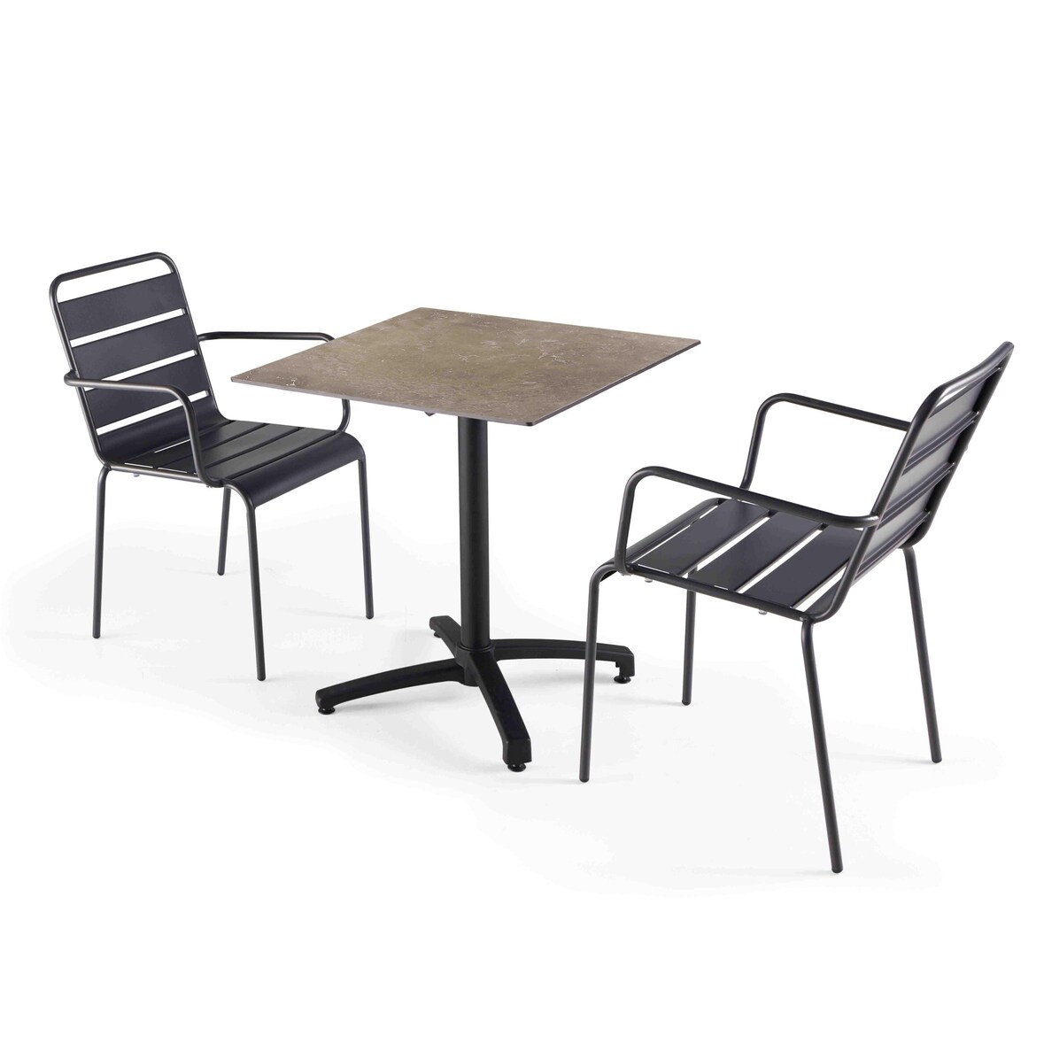 Set van beige marmeren laminaat tuintafel en 2 grijze fauteuils - Oviala