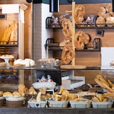 thumbnail of Relaxdays Brezelständer Bambus, 8 Stangen, H x D: 50 x 19,5 cm, großer Brezelbaum, Tassenhalter, Wurstständer, natur