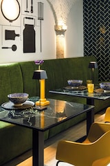 thumbnail of Tragbare und wiederaufladbare IP54 schwarze Siesta LED-Tischlampe
