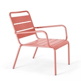 thumbnail of Relaxfauteuil en voetensteun van kleimetaal