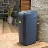 thumbnail of Poubelle TROYA avec couvercle basculant de 45 litres. Couleur blanche. Poubelle en plastique DENOX