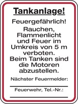 Warnschild für eine Tankstelle.