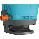 thumbnail of Handstreuer M