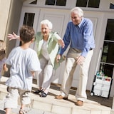 thumbnail of Relaxdays Einkaufstrolley klappbar, mit Teleskopgriff, Rollen, Transporttrolley bis 35 kg, 50 Liter Kiste, schwarz/grau