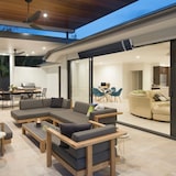 thumbnail of Sined Calore Nero 1800 Radiatore a Infrarossi Per Esterno In Alluminio Da 1800w Nero