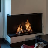 thumbnail of NILLA 1080 - Chimenea de bioetanol de esquina. Apertura - Izquierda - Quemador Ondulado 65cm / Capacidad 4.4L