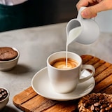 thumbnail of Jarra de leche grande de porcelana blanca de 460 ml: ideal para servir grandes cantidades de leche, crema o bebidas, para uso profesional y doméstico.