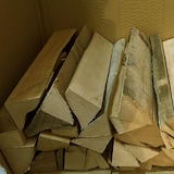 thumbnail of WellHome - 15kg Kiste trockenes Buchenholz Brennholz für Kamine und Grills