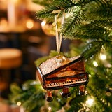 thumbnail of Christbaumschmuck Glas 7,6cm Klavier Figur zum Aufhängen - Weihnachtsbaum Anhänger Weihnachten Weihnachtsbaumschmuck Musik Instrument Flügel Hellbraun