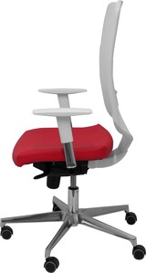 thumbnail of Ossa Silla  y  Respaldo de malla en color blanco y asiento tapizado en similpiel color rojo