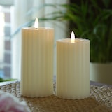 thumbnail of LED Kerze Liv Echtwachs gerillt geriffelt flackernd 14,5cm Timer creme