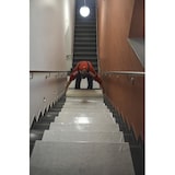 thumbnail of Scorprotect® Malervlies Abdeckvlies selbsthaftend 1 x 50 m mit Folienoberseite 140 g/m² für Maler und Renovierung, Vlies, Treppe