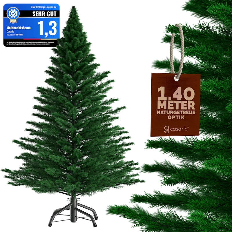 Ein künstlicher Weihnachtsbaum mit Ständer.