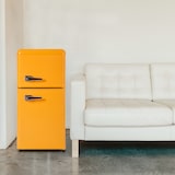 thumbnail of Zweitüriger 88x45x 42 cm Mini-Kühlschrank 60L Kühlfach 22L Gefrierfach E-Klasse leise freistehend LED-Beleuchtung Retro Gelb