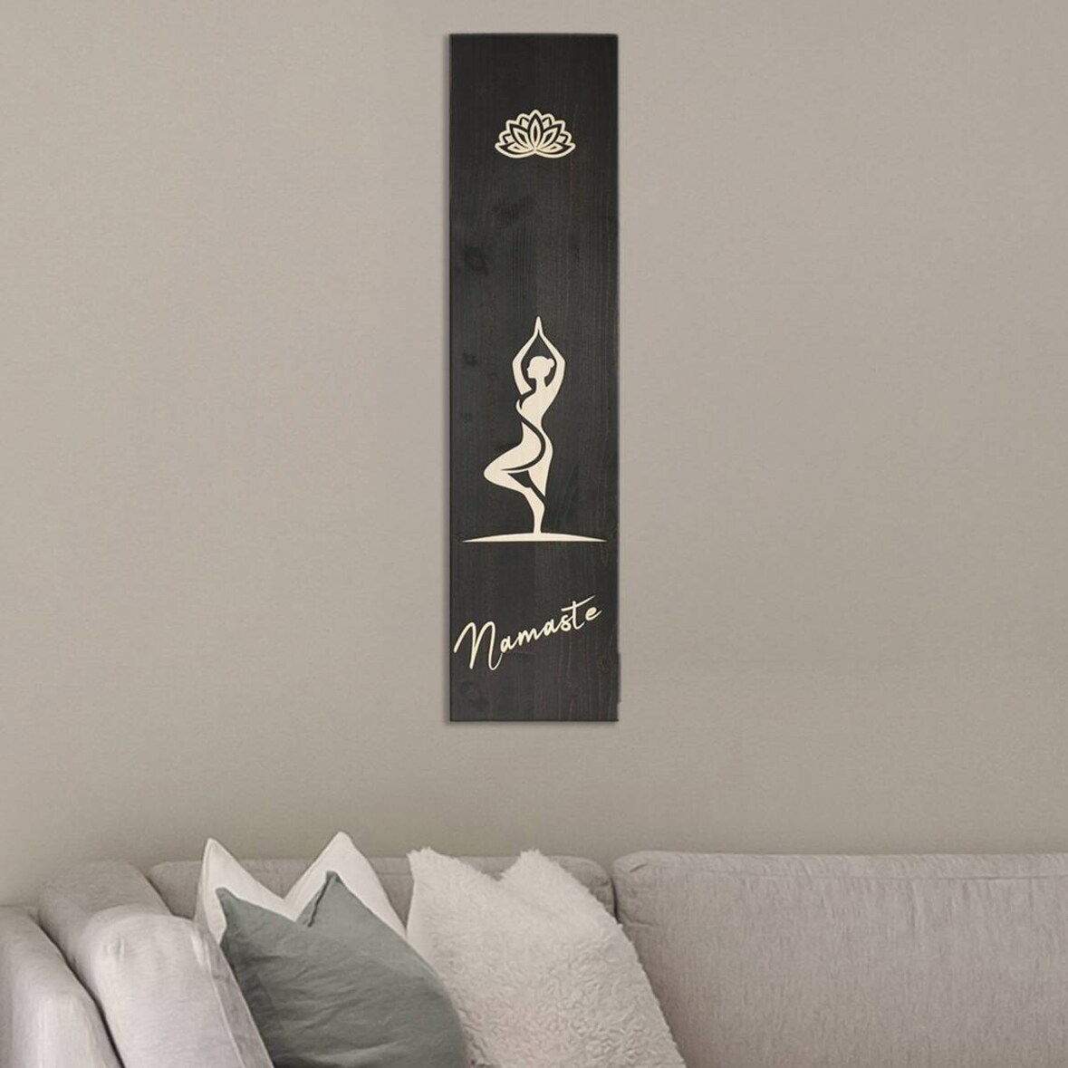Raumzutaten Wandbild Deko aus Holz "Yoga" 20x80cm Vrksasana - Baum