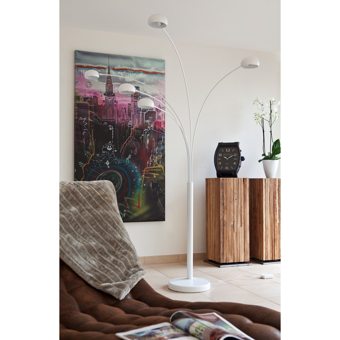 SalesFever Stehleuchte Five Fingers 205 cm | bewegliche Metall-Arme | echter Marmorfuß | B 150 x T 36 x H 205 cm | weiß lackiert