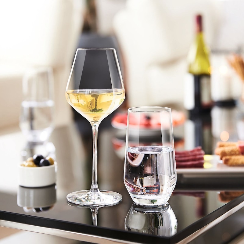 4 ANCIENS VERRES A VIN ROUGE CRISTAL PIED HEXAGONALE ET COTES PLATES Ht