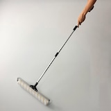 thumbnail of Jeu de rouleaux à poils courts (50 cm de large) et porte-rouleau réglable - Scelle et crée des surfaces lisses sur les sols intérieurs