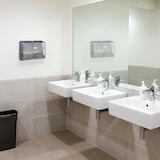 thumbnail of Relaxdays Papierhandtuchspender, für H2 Papierhandtücher, Wandmontage, Handtuchspender, HBT 20,5x27,5x10 cm, weiß/grau