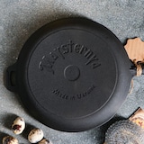 thumbnail of Koekenpan gietijzer - ø 24 x 4 cm - Gietijzeren pan voor alle warmtebronnen - Metalen handvat - PFAS vrij - Zwart