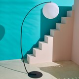 thumbnail of Lámpara de pie de arco de polietileno negro - Oviala