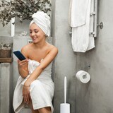 thumbnail of Relaxdays Toilettenbürste mit Wandhalterung, schnelltrocknend, WC-Bürste, Behälter, ohne Bohren, Kunststoff, weiß-grau