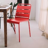 thumbnail of Chaise en métal rouge