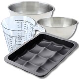 thumbnail of Set pâtisserie avec moule pour 12 mini pains, 2 bols à mixer, verre mesureur et spatule Zenker